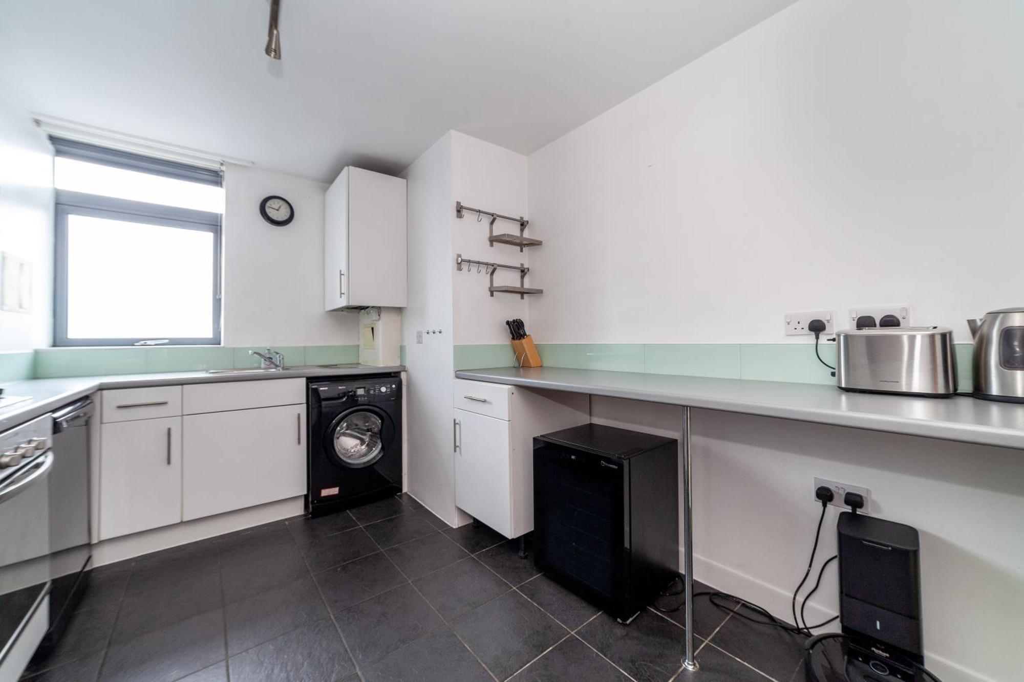 Magnificent 2 Bedroom Flat, Caledonian Road * Londra